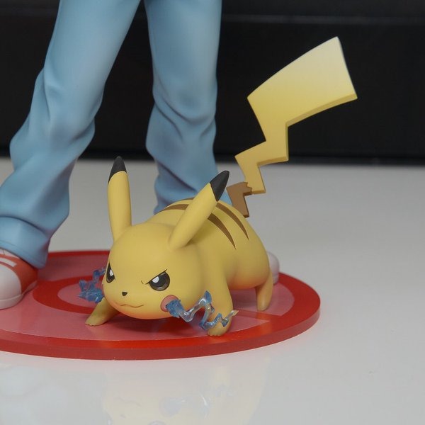 Figurine pokemon pikachu sacha 3