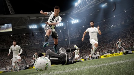 Image d'illustration pour l'article : Test FIFA 17 - Toujours dans la place malgré PES ?