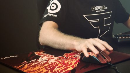 Image d'illustration pour l'article : SteelSeries annonce des produits CS:GO en édition limitée