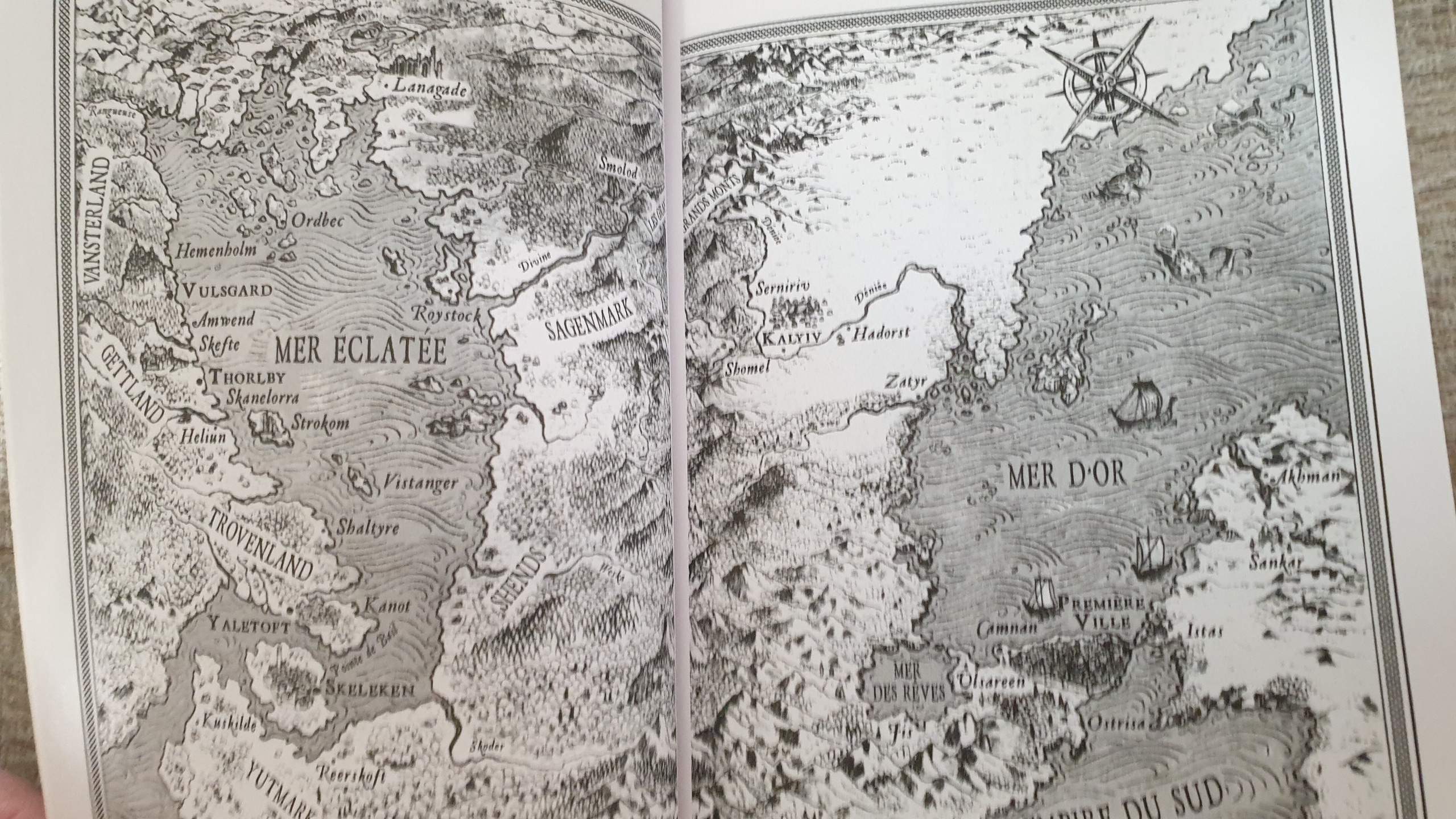 La mer éclatée - tome 3 - carte - moitié d'une guerre - monde