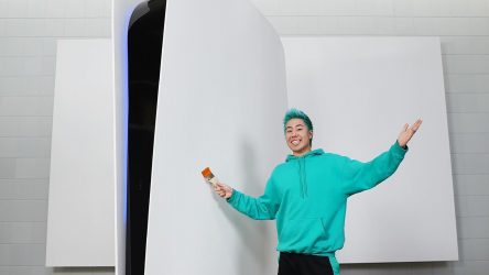 Image d'illustration pour l'article : Un YouTubeur fait construire une PS5 géante et fonctionnelle pour 70 000 dollars