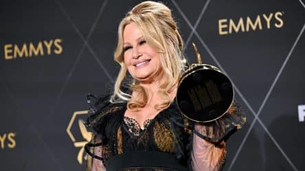Image d'illustration pour l'article : Le film Minecraft continue d'alimenter son casting avec l'étonnante Jennifer Coolidge, qui rejoint Jason Momoa et Jack Black