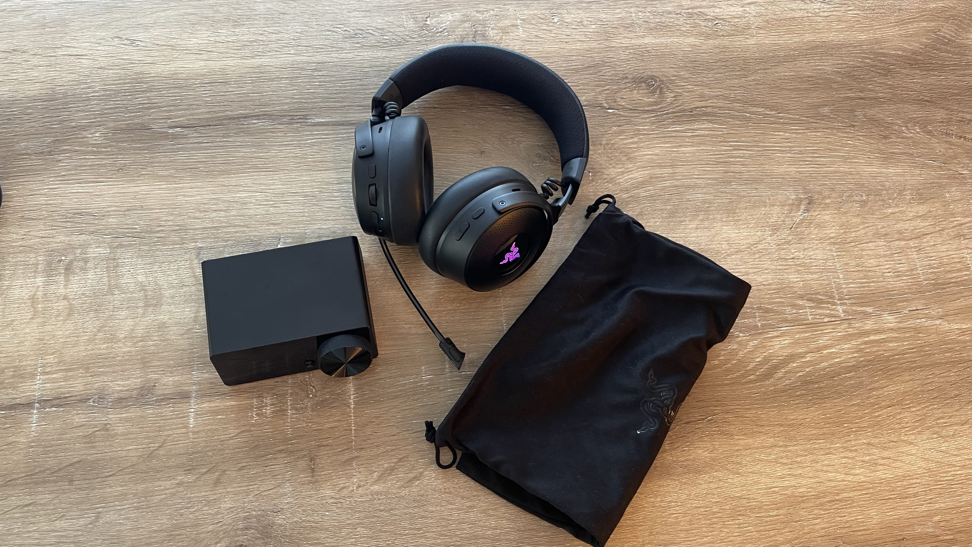 Razer kraken v4 pro photos 3 scaled 3