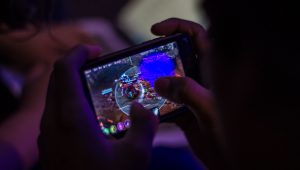 Image d'illustration pour l'article : Comment débloquer des jeux mobiles inaccessibles dans votre pays grâce à un VPN sur iOS