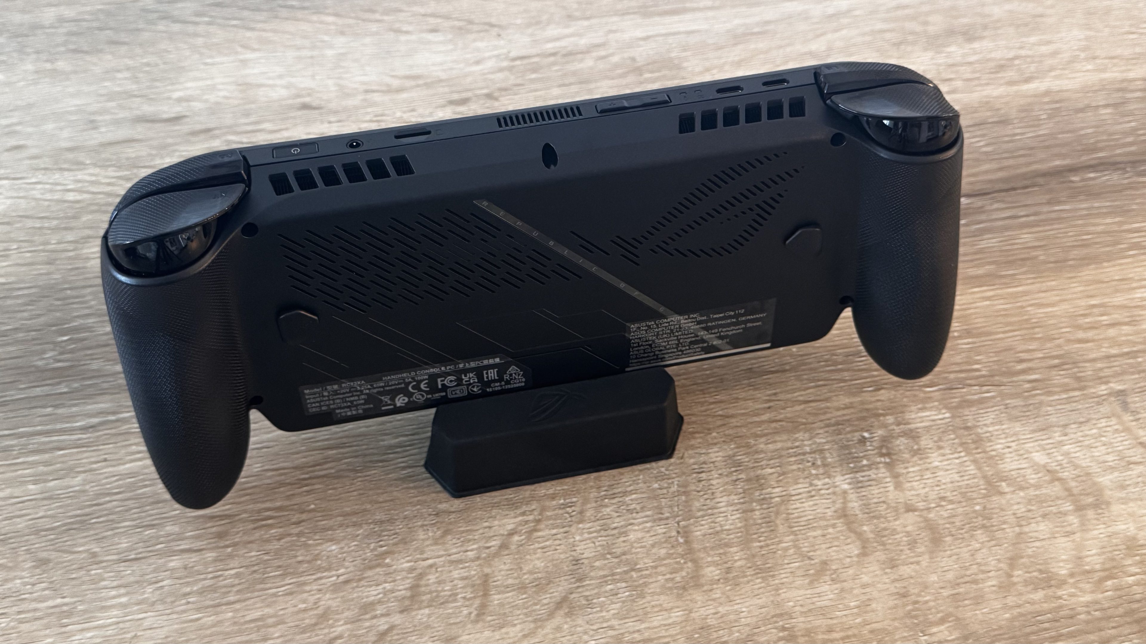 Asus rog xbox ally x presentation 2 scaled 3