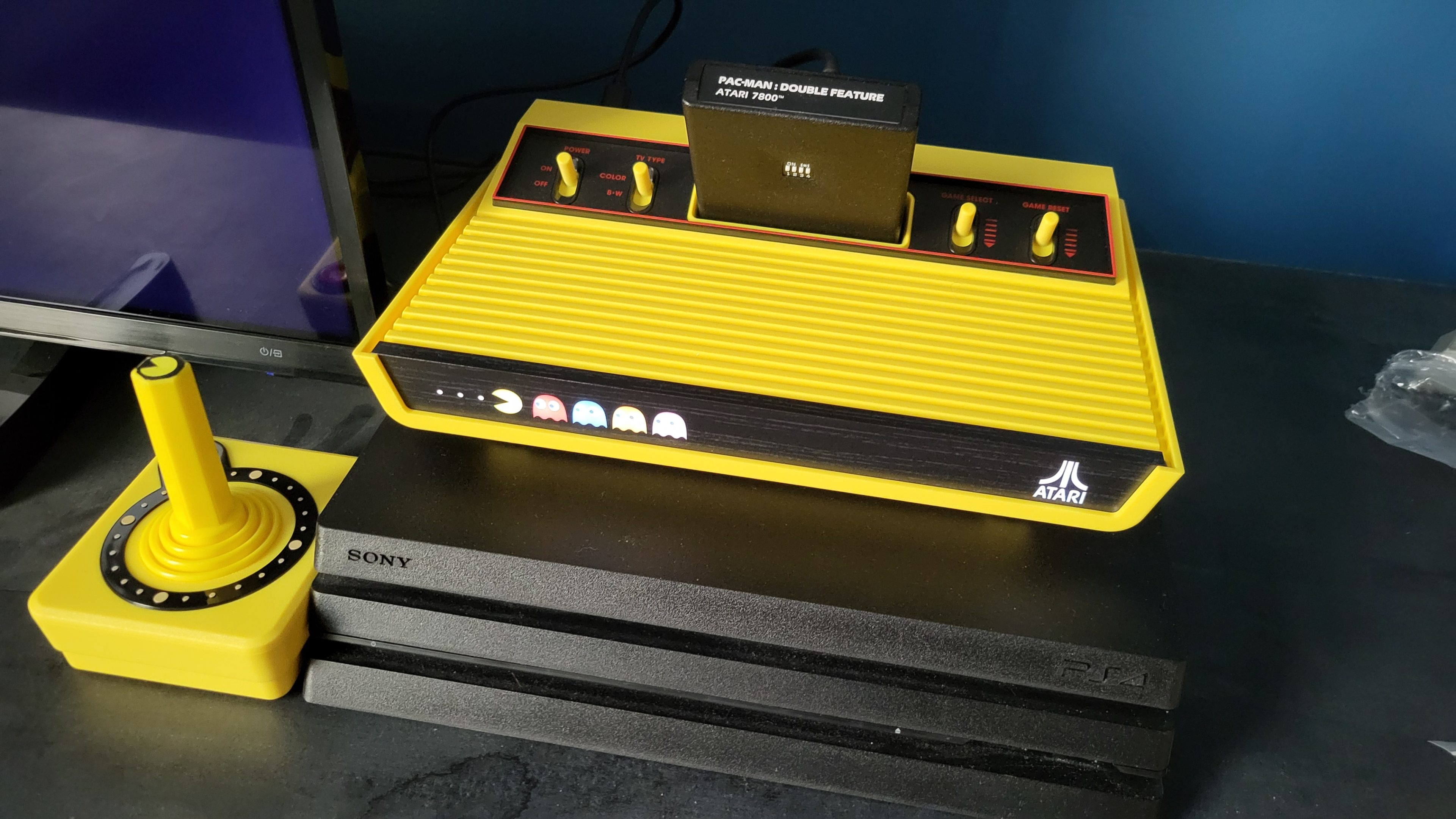 Atari 2600 + edition pac-man - double featured cartouche - joystick jaune pac-man