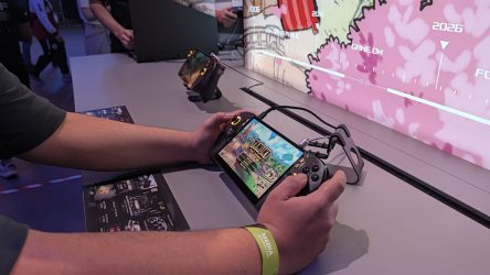 On a essayé la ROG Xbox Ally X20 et son écran OLED qui fait une énorme différence